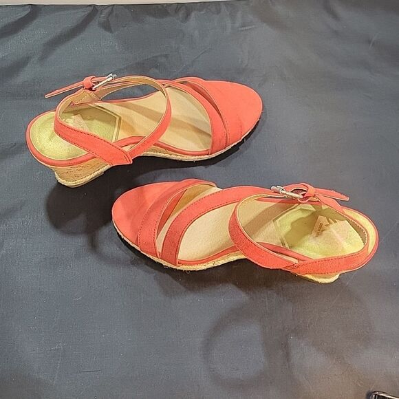 BRAND NEW DVBY DOLCE VITA MULTI-STRAP WEDGE STYLE OPEN TOE SANDAL - Picture 9 of 16